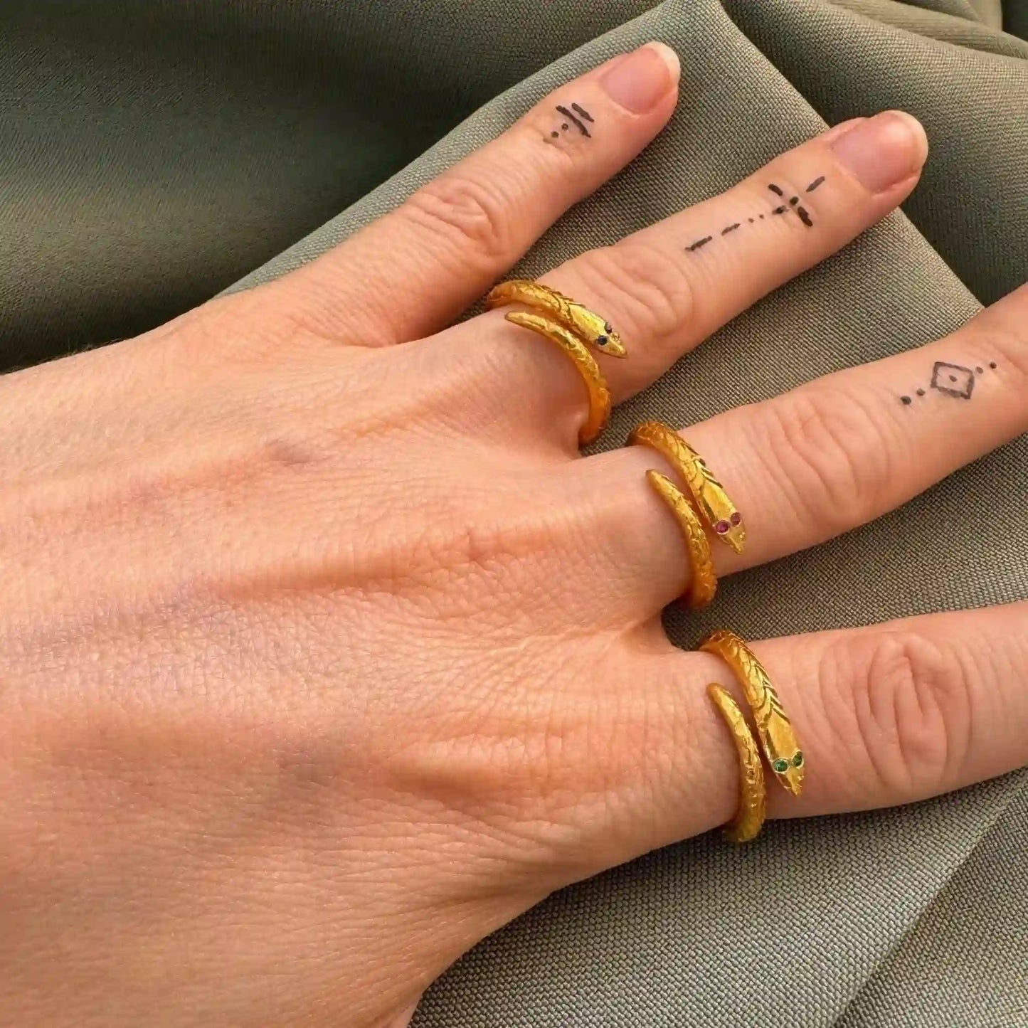 18k Gold Snake Ring