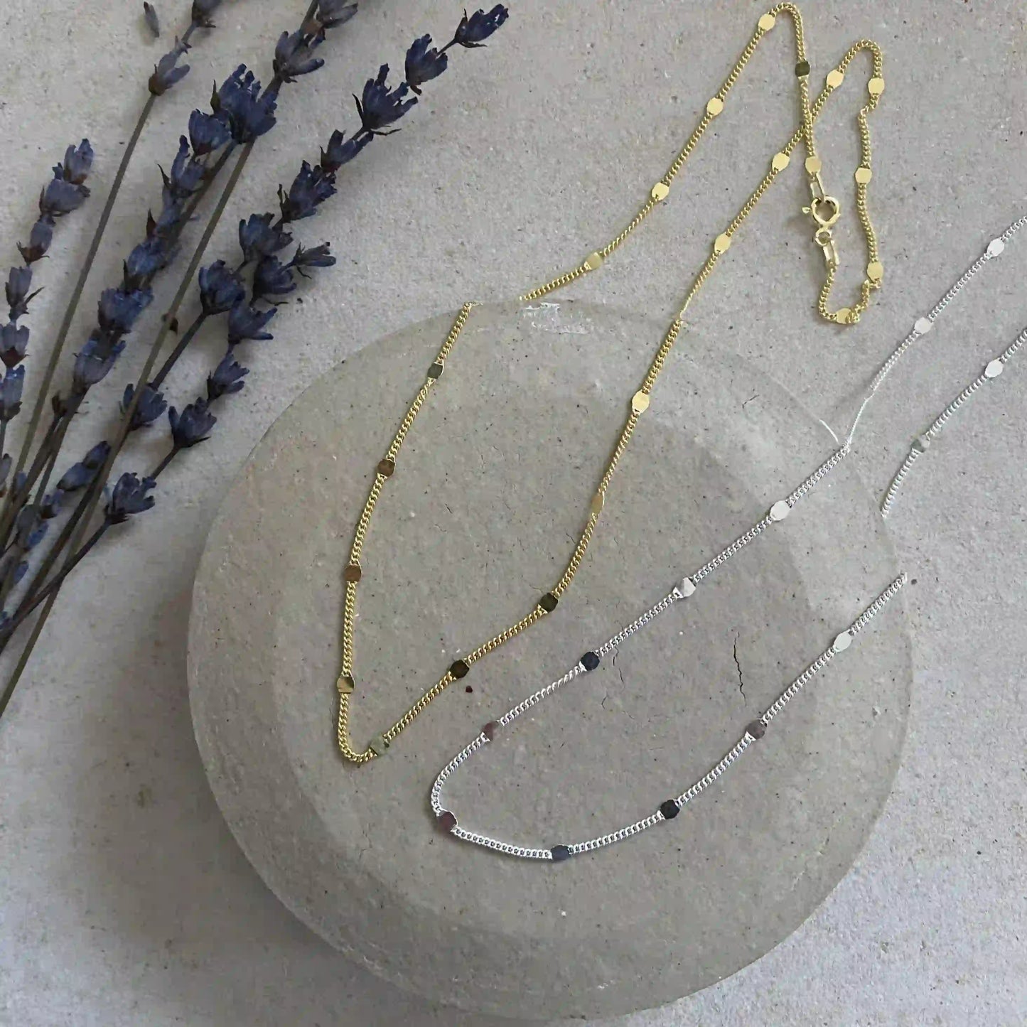 Shiny Gold Minimal Necklace