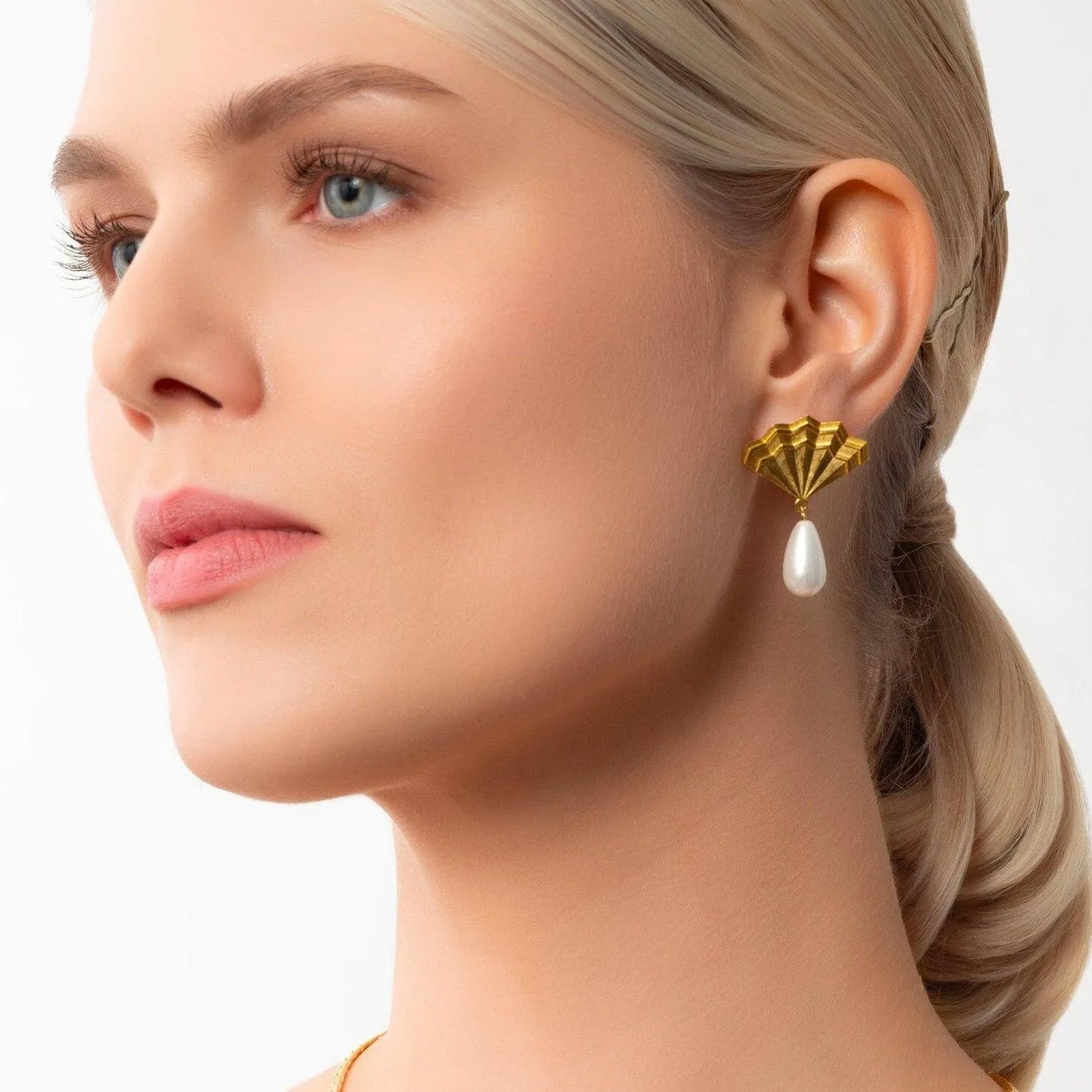 Dangling Pearl Earrings